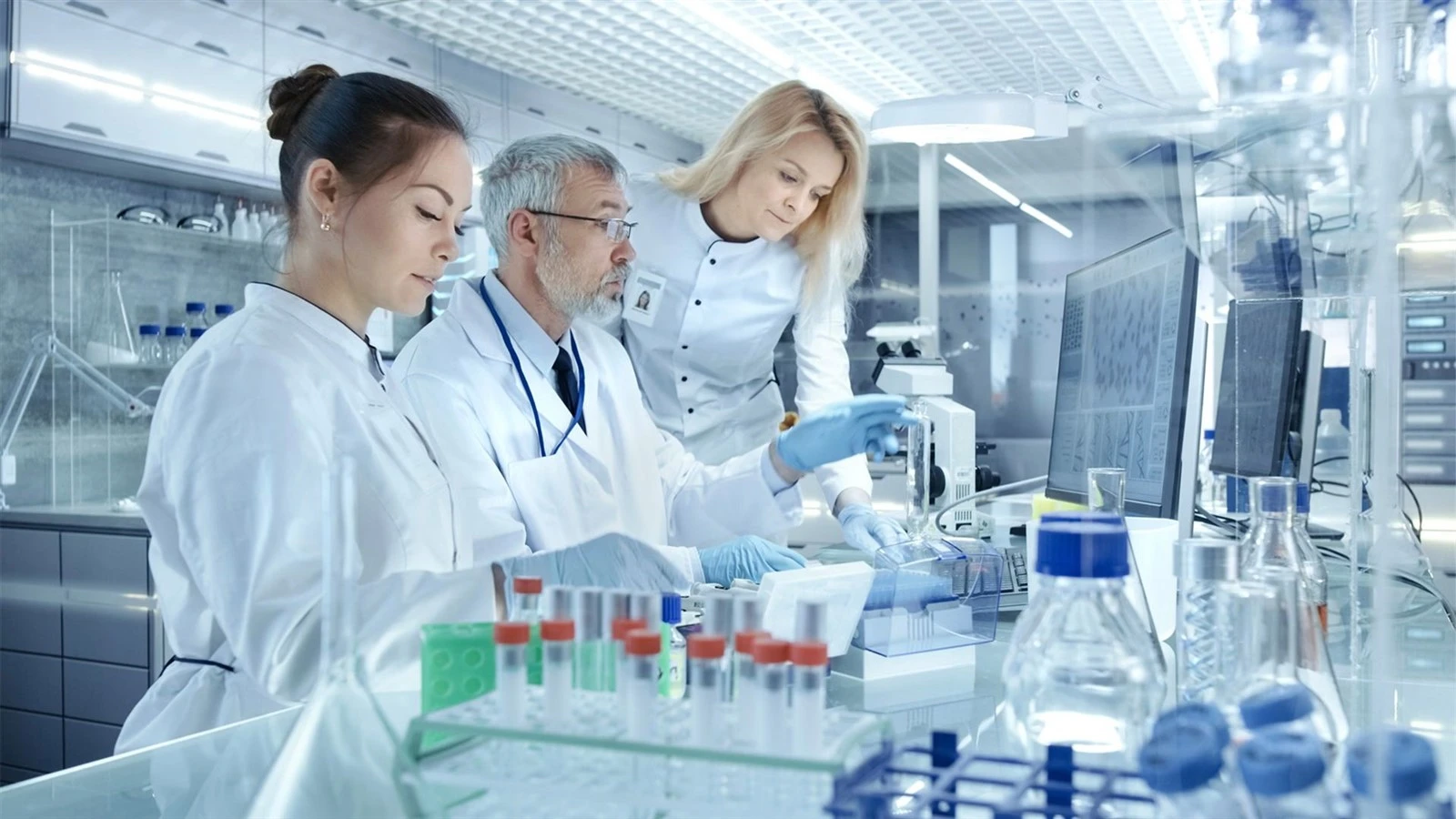 Chemical & Pharmaceutical Industry.jpg Chemical & Pharmaceutical Industry.jpg